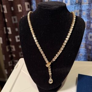 Dazzling Gold and Crystal Adjustable Necklace with Teardrop Pendant